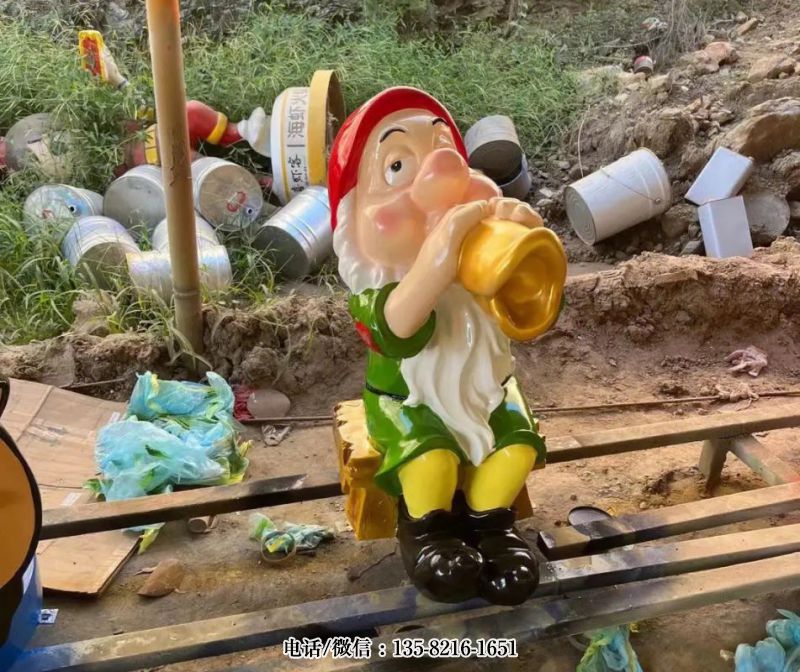 吹螺號的小矮人雕塑 吹螺號的小矮人雕塑