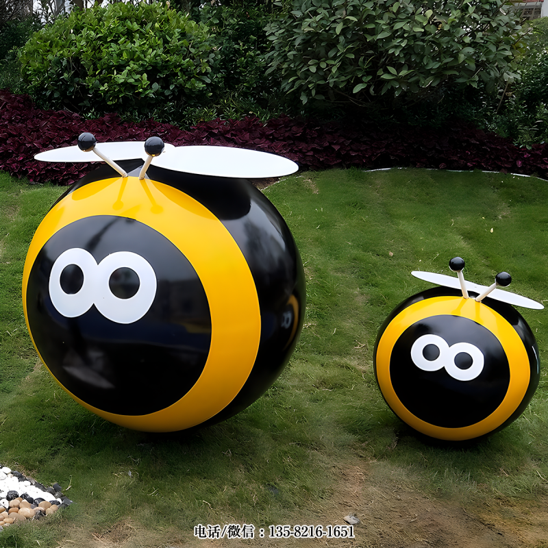 抽象卡通小蜜蜂雕塑