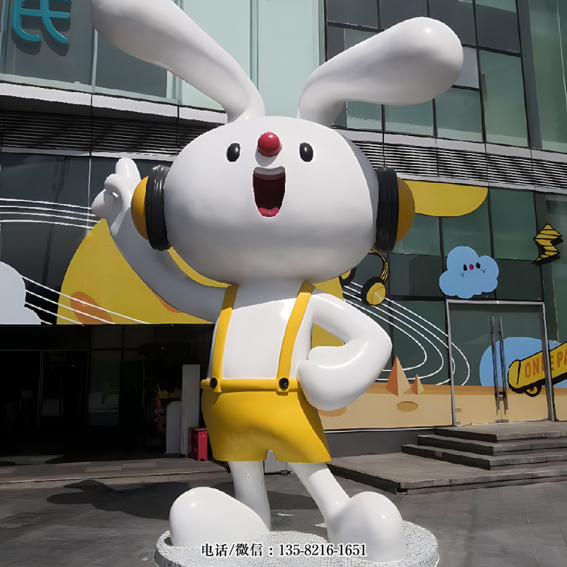 聽音樂的卡通兔子ip雕塑 聽音樂的卡通兔子ip雕塑
