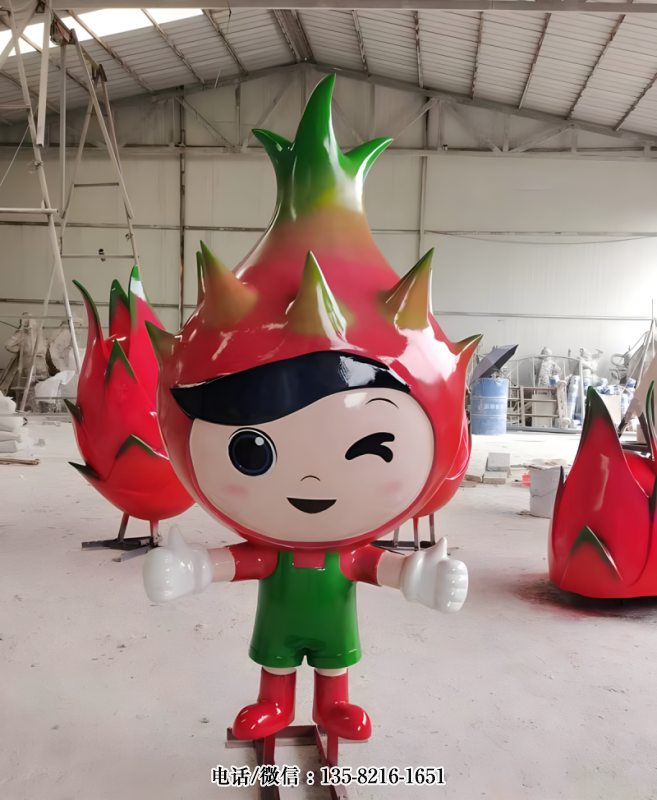 豎大拇指的卡通火龍果雕塑公仔 豎大拇指的卡通火龍果雕塑公仔