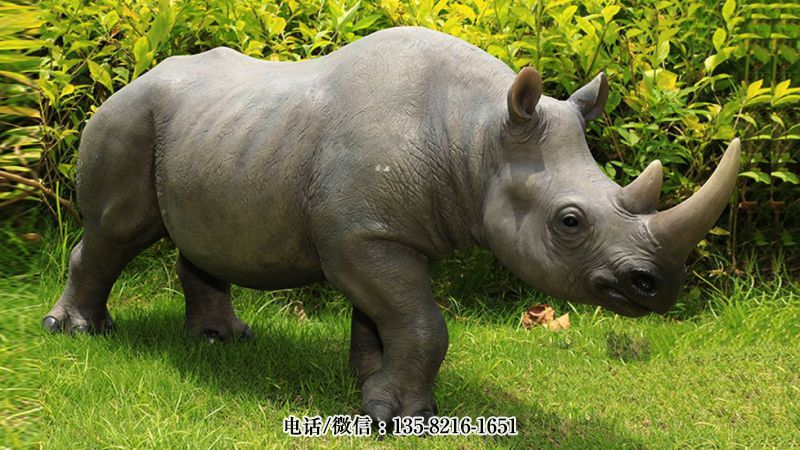 玻璃鋼仿真犀牛雕塑 (1) 玻璃鋼仿真犀牛雕塑 (1)