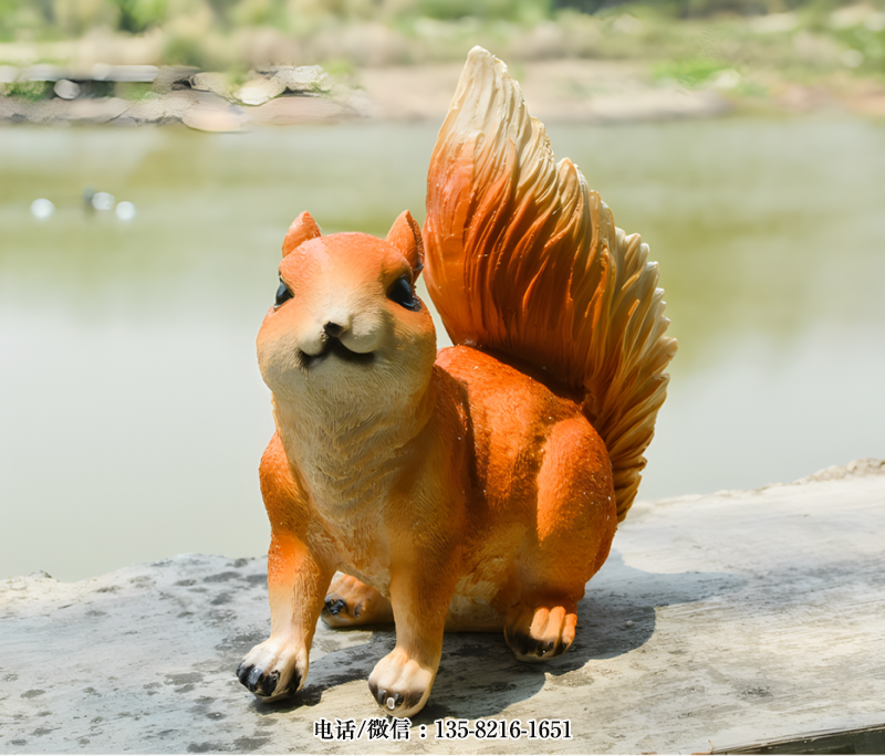 玻璃鋼仿真松鼠雕塑 (4) 玻璃鋼仿真松鼠雕塑 (4)