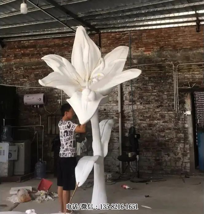 玻璃鋼仿真百合花雕塑 (3) 玻璃鋼仿真百合花雕塑 (3)