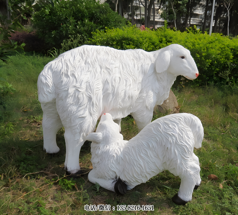 玻璃鋼仿真綿羊雕塑 玻璃鋼仿真綿羊雕塑